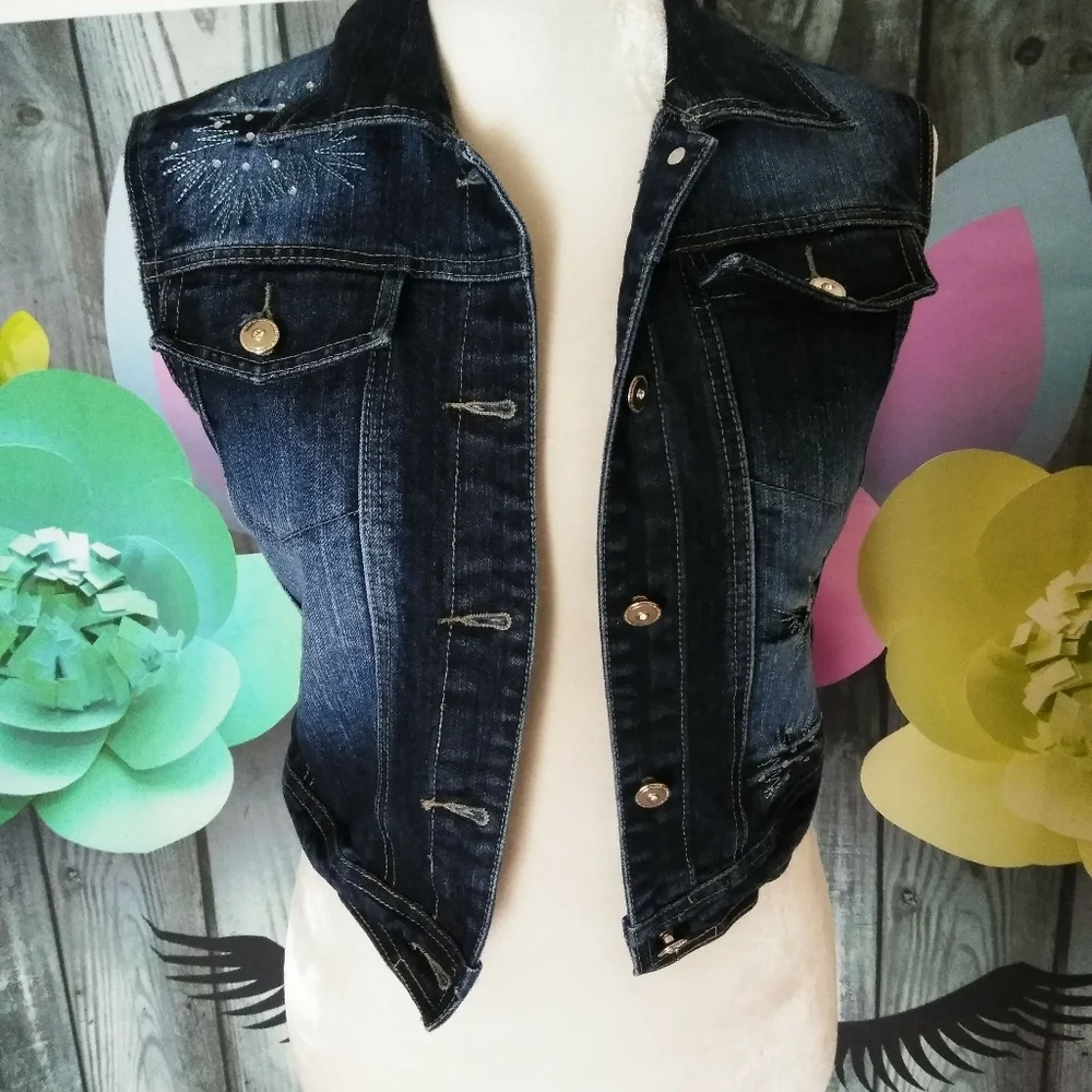 Vest Miss jeanius jeans  size  small girl's color blue dark with embellished New